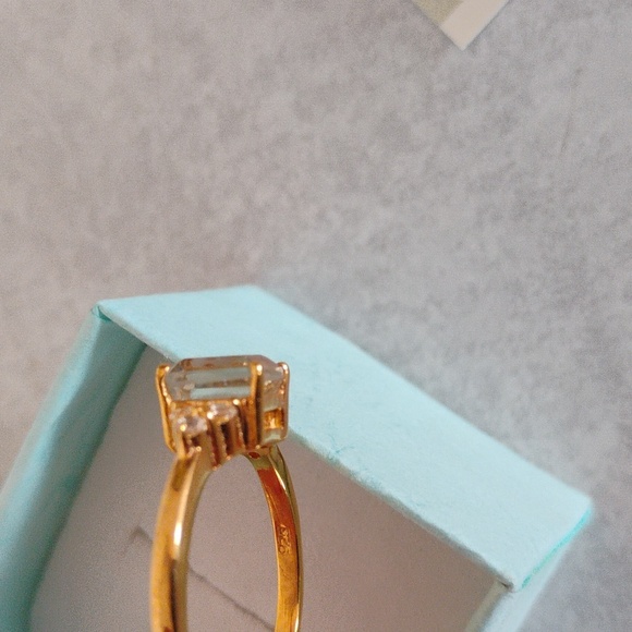 Green Amethyst Wedding Ring - Picture 4 of 12